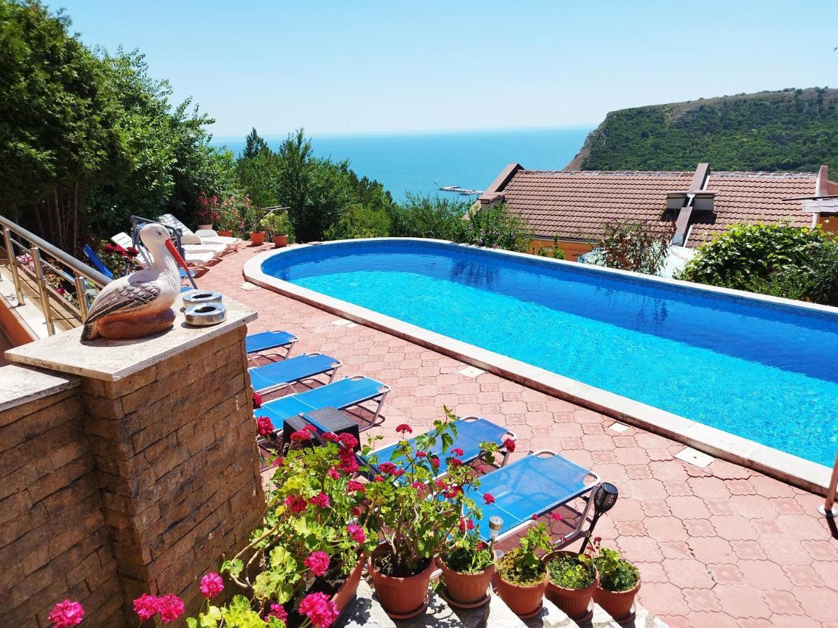 Green, Quiet And Beautiful 1 Apartment Kavarna Exterior photo