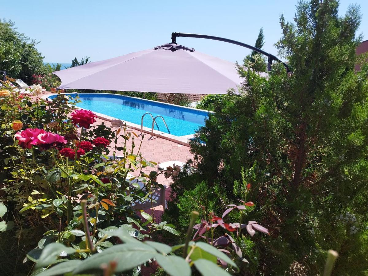 Green, Quiet And Beautiful 1 Apartment Kavarna Exterior photo