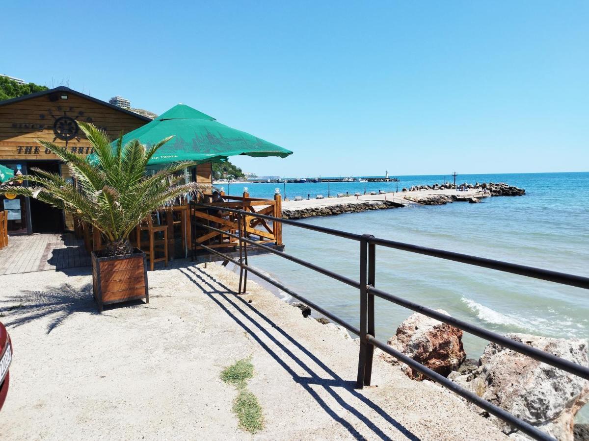 Green, Quiet And Beautiful 1 Apartment Kavarna Exterior photo