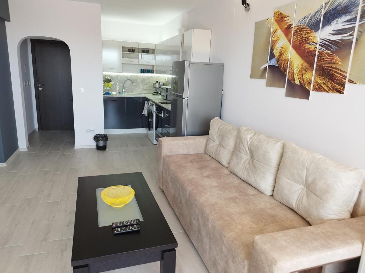 Green, Quiet And Beautiful 1 Apartment Kavarna Exterior photo