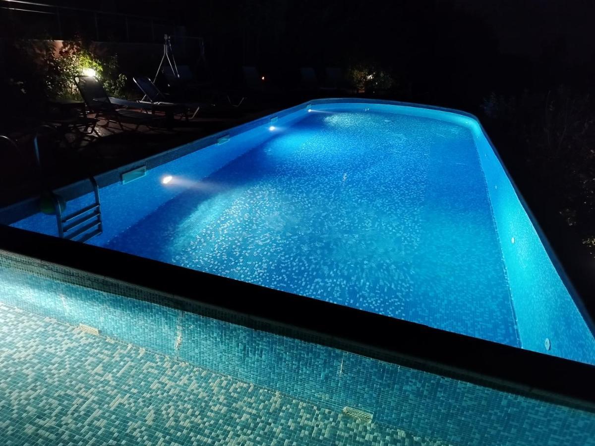 Green, Quiet And Beautiful 1 Apartment Kavarna Exterior photo